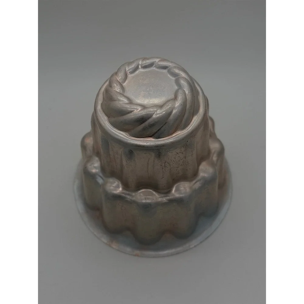 Vintage Aluminum‎ Tiered Jello Mold Fluted Swirl Scalloped Cake Tin Silver Tone